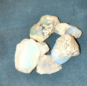 Raw and polished opal